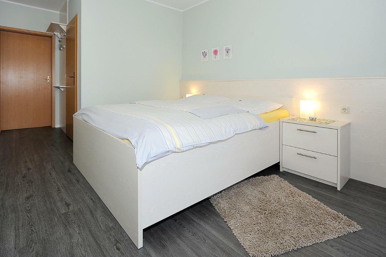 Hotel Garni Haus Am Meer Neuharlingersiel Esterno foto