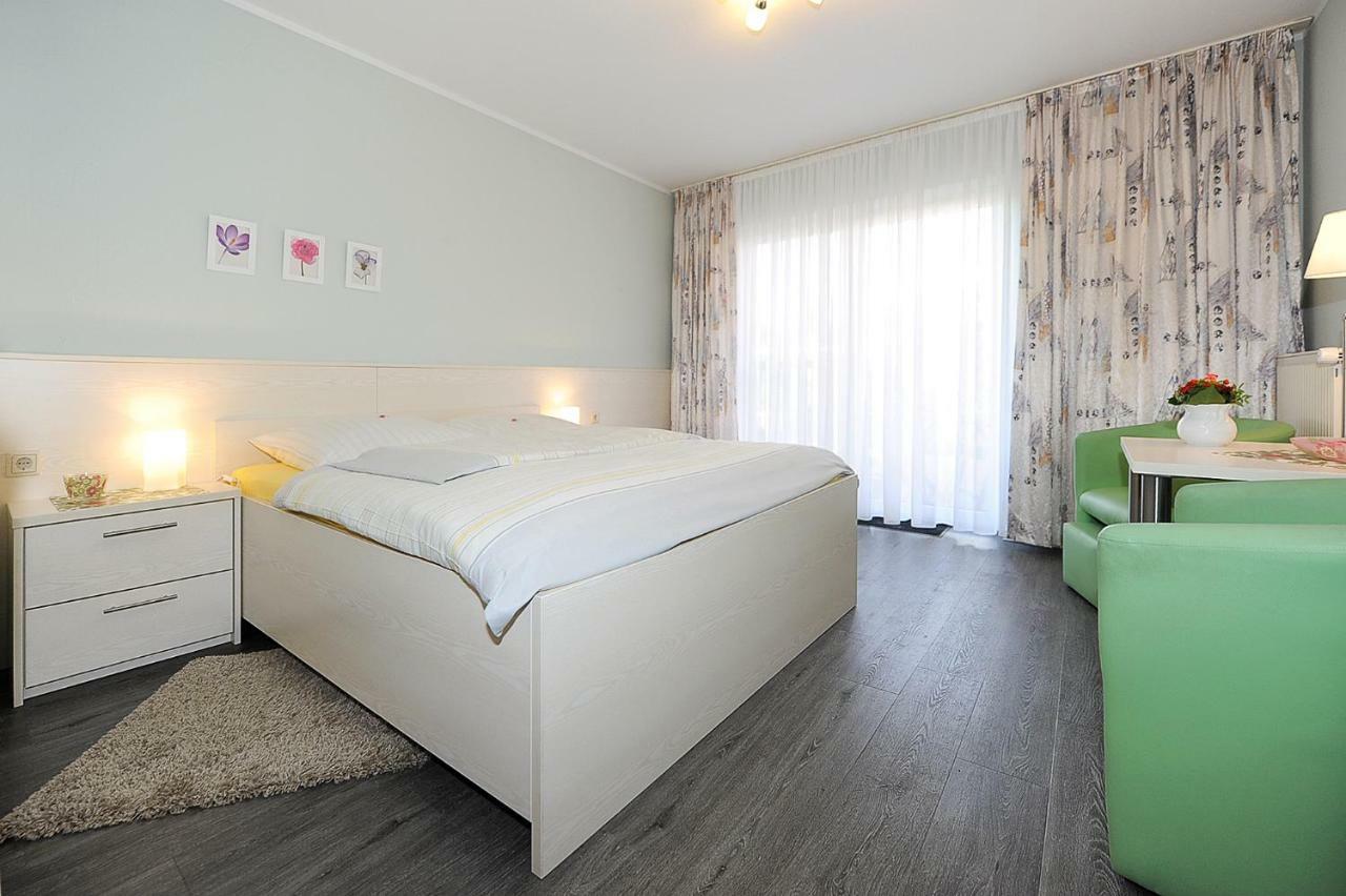 Hotel Garni Haus Am Meer Neuharlingersiel Esterno foto