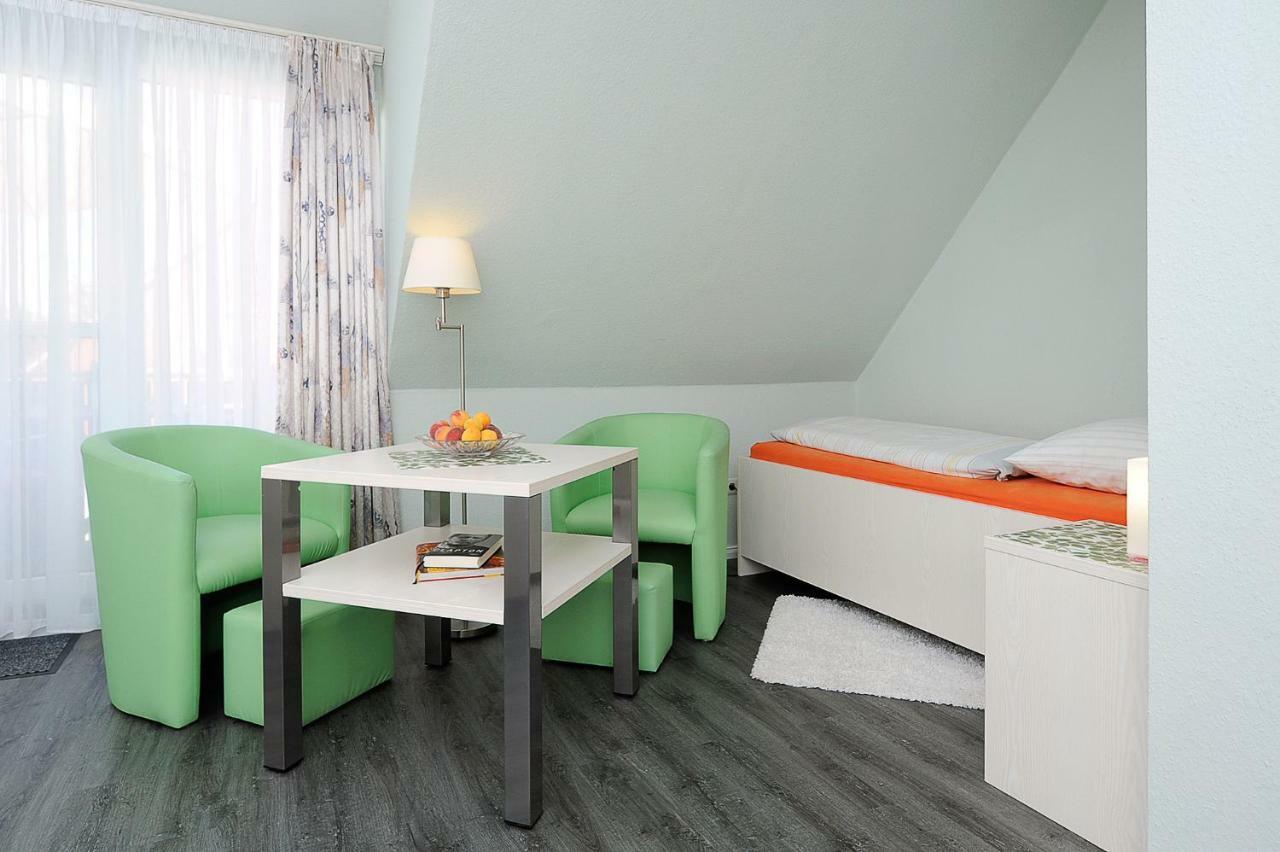 Hotel Garni Haus Am Meer Neuharlingersiel Esterno foto