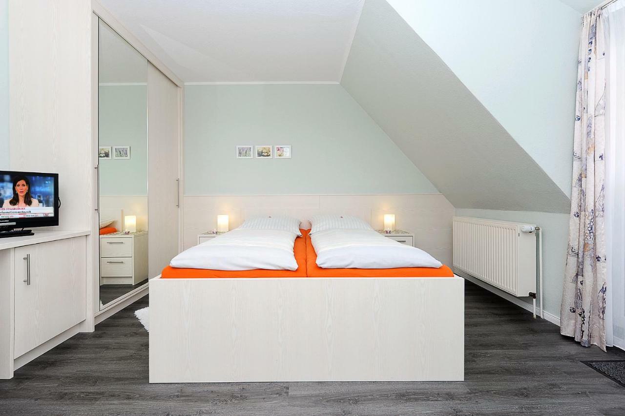 Hotel Garni Haus Am Meer Neuharlingersiel Esterno foto
