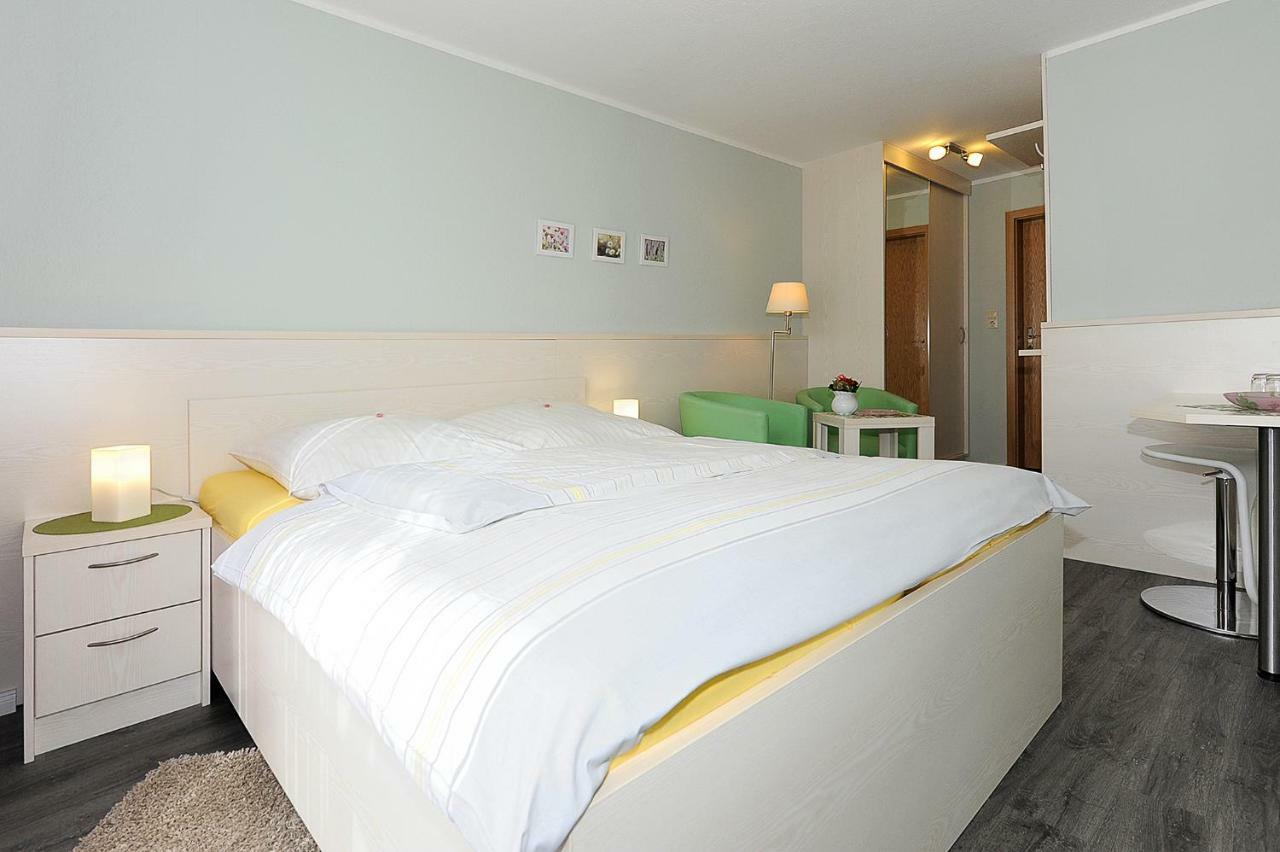 Hotel Garni Haus Am Meer Neuharlingersiel Esterno foto