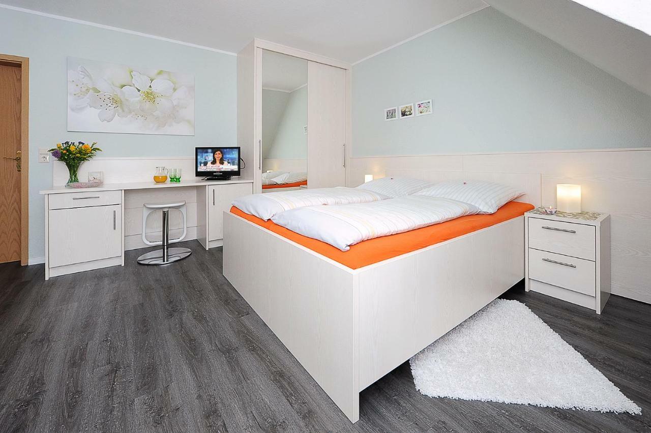 Hotel Garni Haus Am Meer Neuharlingersiel Esterno foto