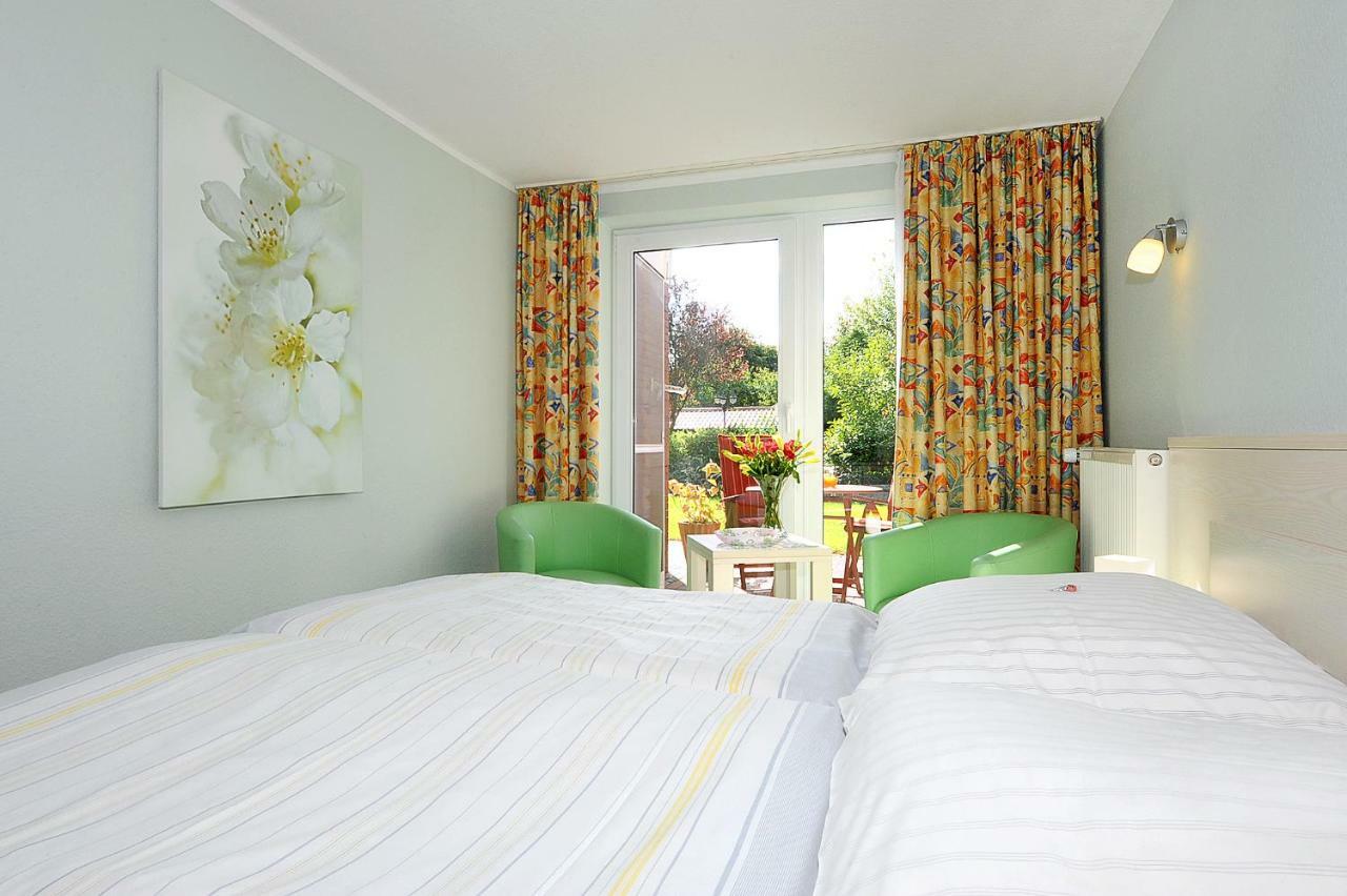 Hotel Garni Haus Am Meer Neuharlingersiel Esterno foto